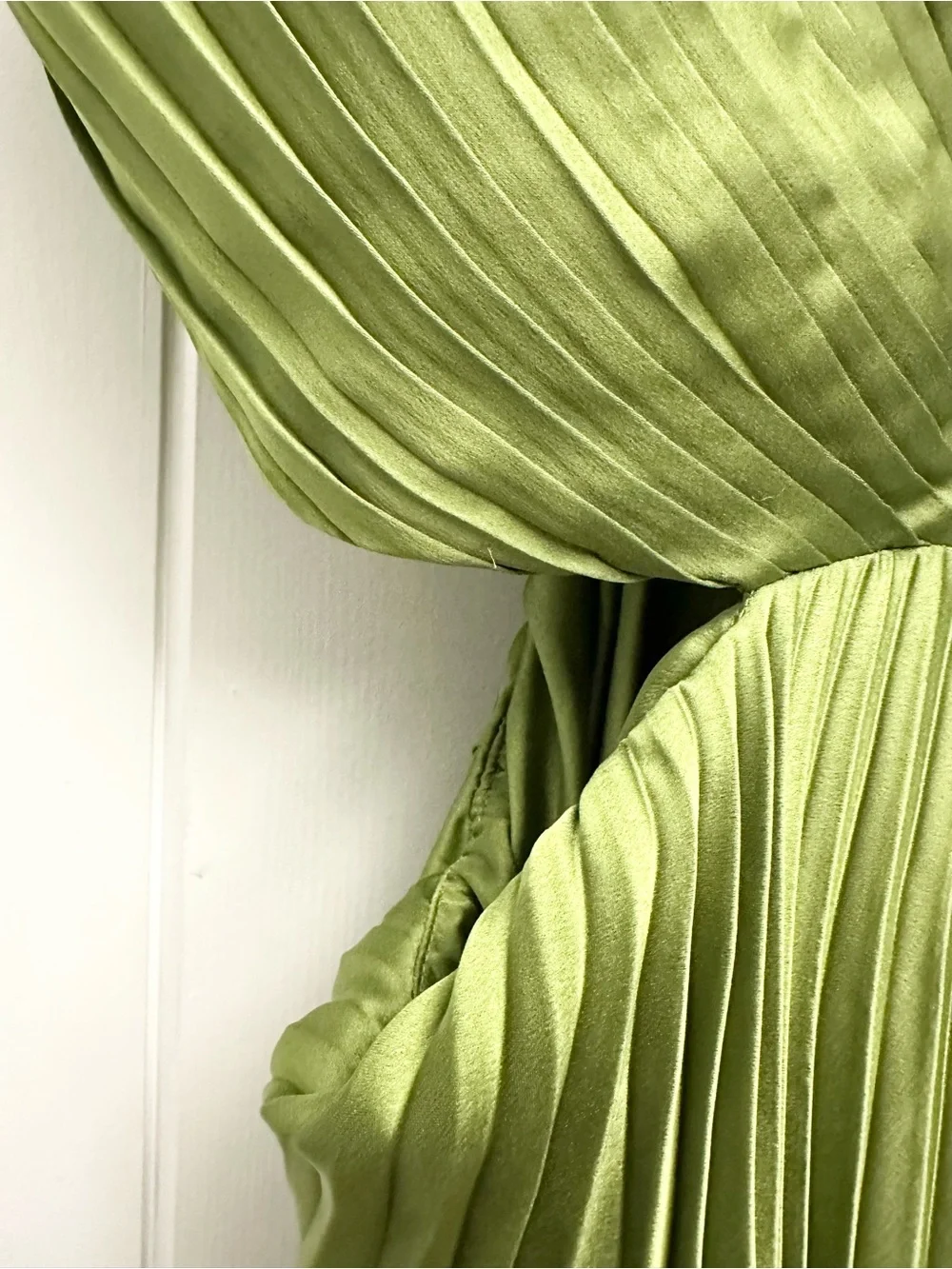 A&F Giselle Satin Pleated Cutout Maxi Dress In Green Size XL